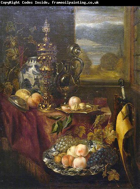 Abraham van Beijeren Abraham van Beijeren. Fruits (17th century). Kaluga Art Museum.